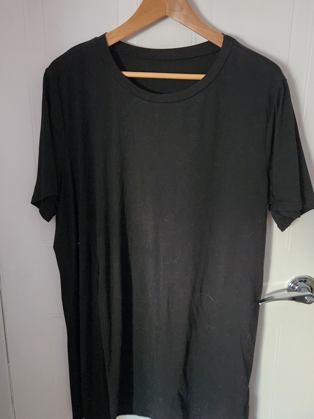 Classic Black Woman’s Crew Neck T-Shirt With Opening On The Side